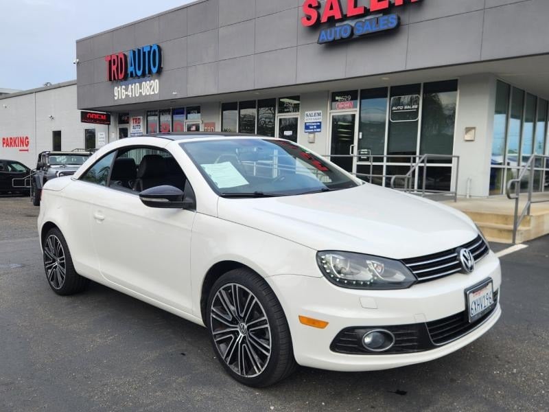 2013 Volkswagen EOS HARD TOP CONVERTIBLE - REAR CMAERA - LEATHER AND HEATED for Sale