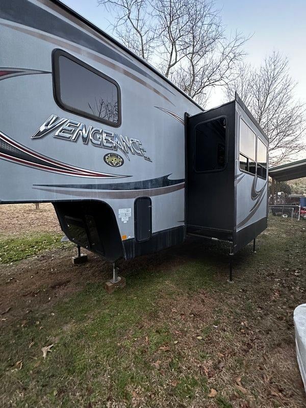 2014 Forest River Cherokee 312A 37ft for Sale