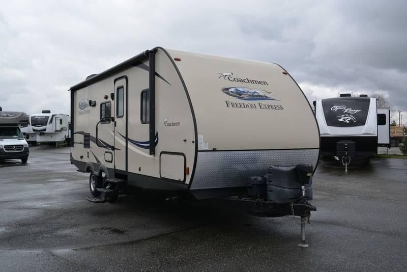 2015 Coachmen Freedom Express 236BHS 23ft for Sale
