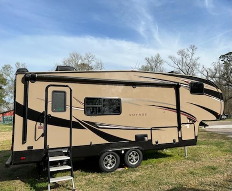 2016 Winnebago Voyage 25RKS for Sale