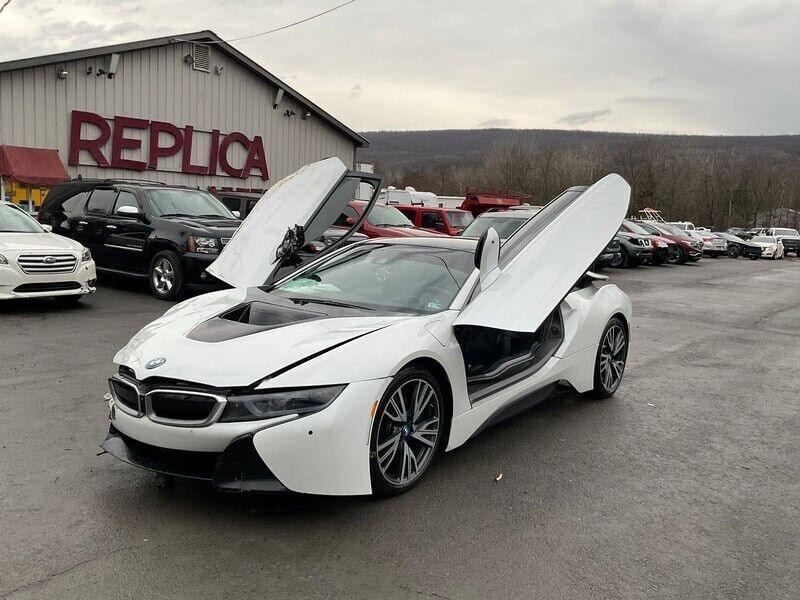 2017 BMW i8 2017 BMW i8 Coupe 2D 1.5 3Cyl (Hybrid) 39K Miles for Sale
</span>