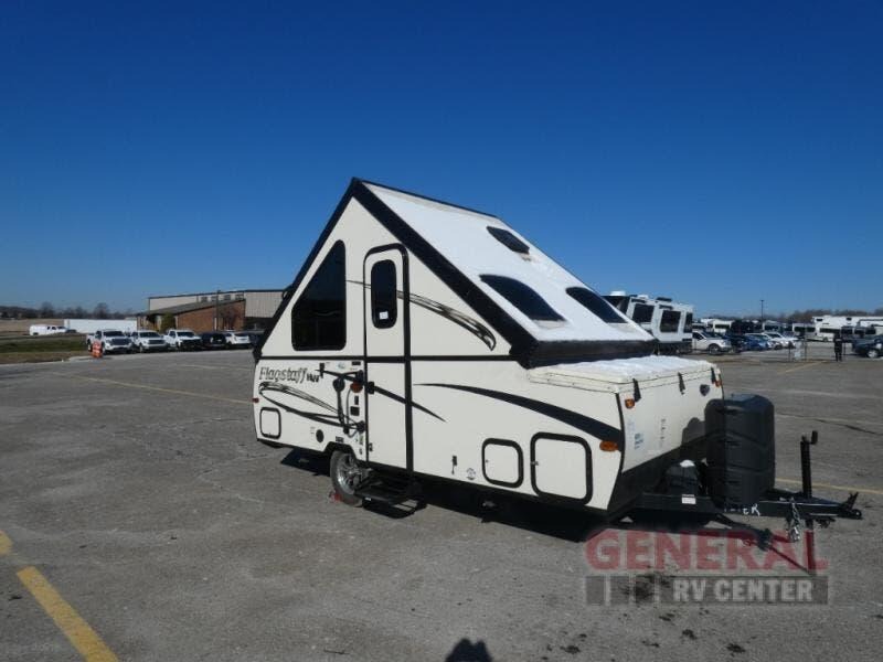 2017 Forest River Flagstaff Hard Side High Wall Series 19QBHW for Sale