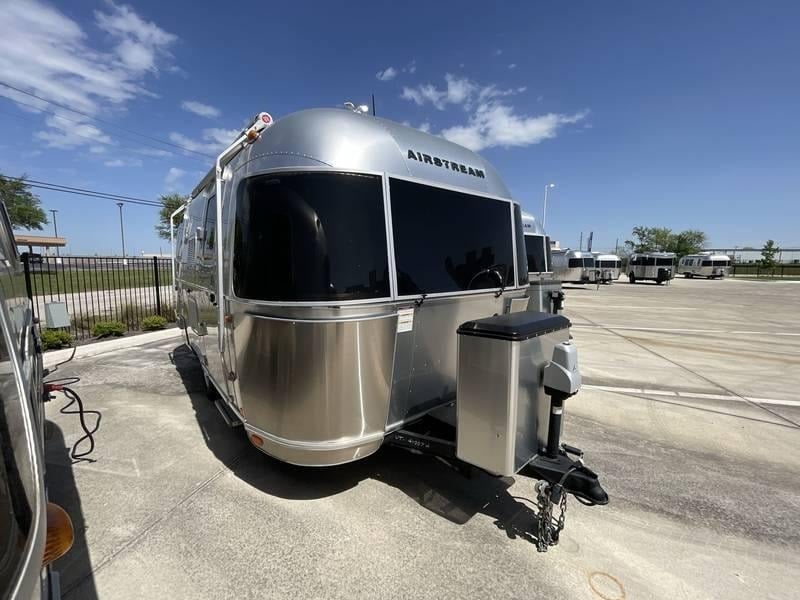 2018 Airstream Flying Cloud 19CB 19ft for Sale