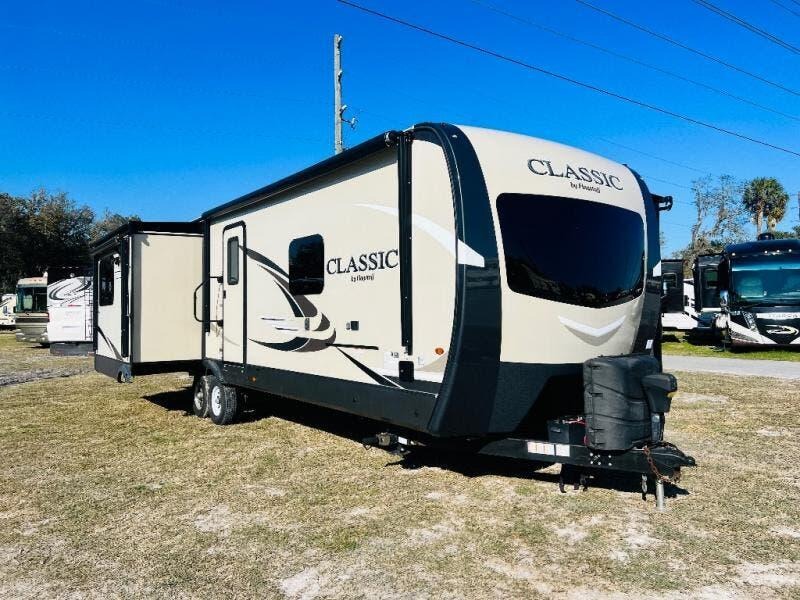2019 Forest River Flagstaff Classic Super Lite 832IKBS for Sale