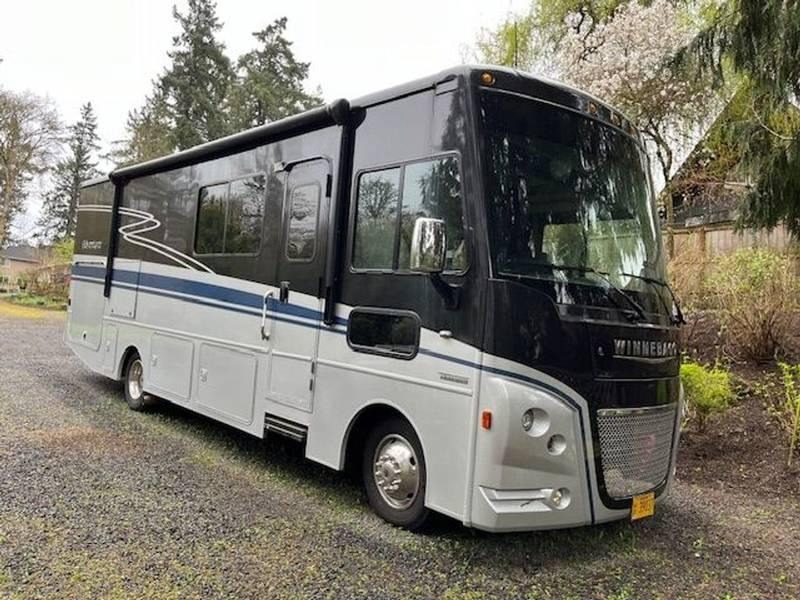2020 Winnebago Adventurer 29B 30ft for Sale