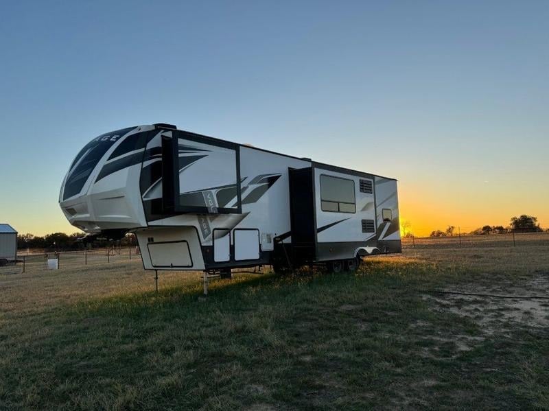 2021 Dutchmen Voltage Triton 3521 Fifth Wheel Toy Hauler For Sale In Millsap