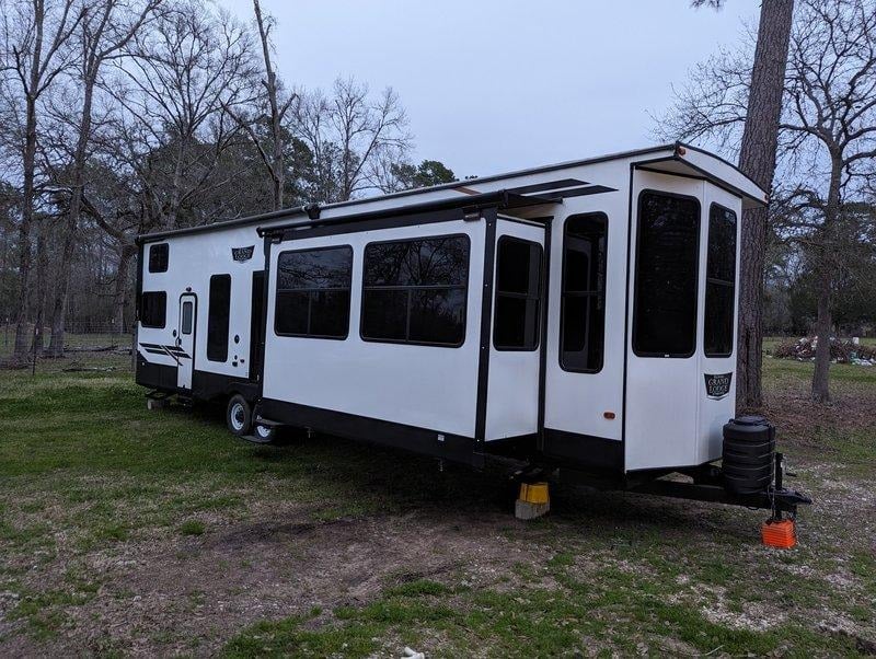 2022 Forest River Wildwood Grand Lodge 42FLDL 41ft for Sale