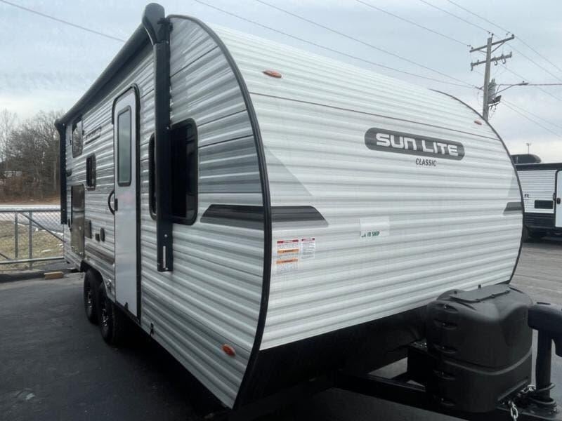 2023 Sunset Park RV Sun Lite 21QB for Sale
