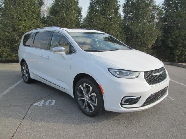2024 Chrysler Pacifica White, new for Sale