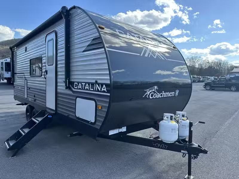 2024 Coachmen Catalina Summit Series 8 221MKE for Sale