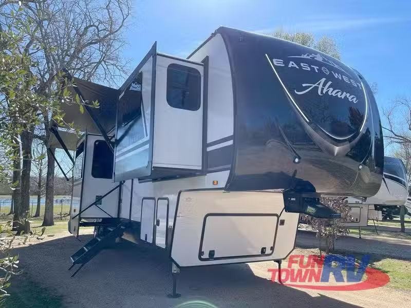 2024 East to West Ahara 380FL for Sale