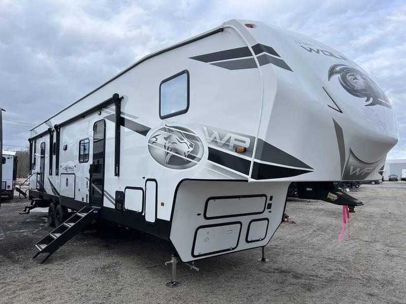2024 Forest River Cherokee Wolf Pack 365PACK16 45ft for Sale