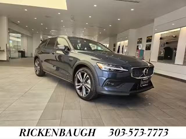 2024 Volvo V60 Cross Country B5 Plus for Sale