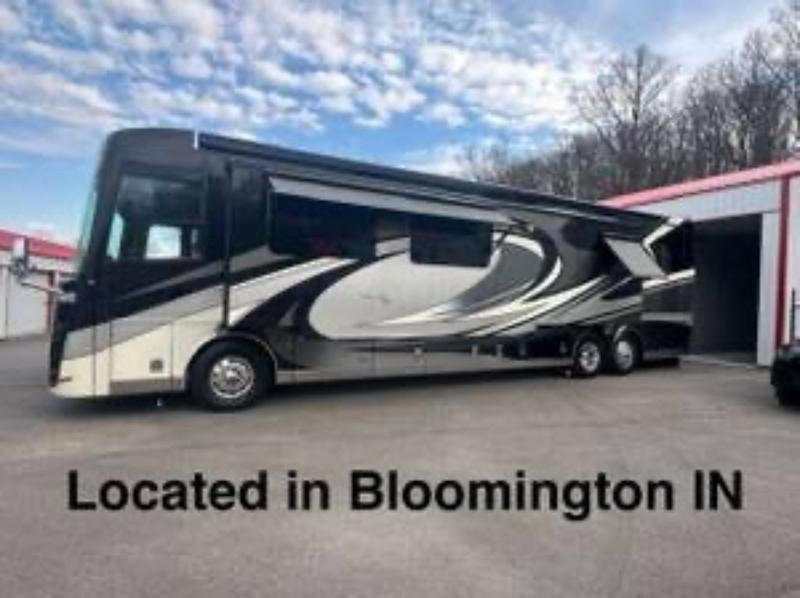 Privately owned 2015 Newmar King Aire 4553 - for Sale