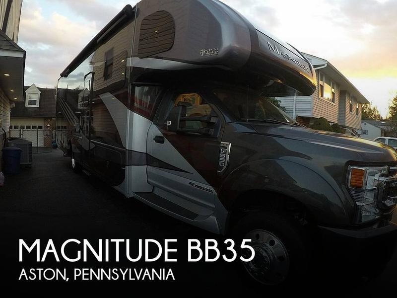 Thor Motor Coach Magnitude BB35 Super C 2021 for Sale